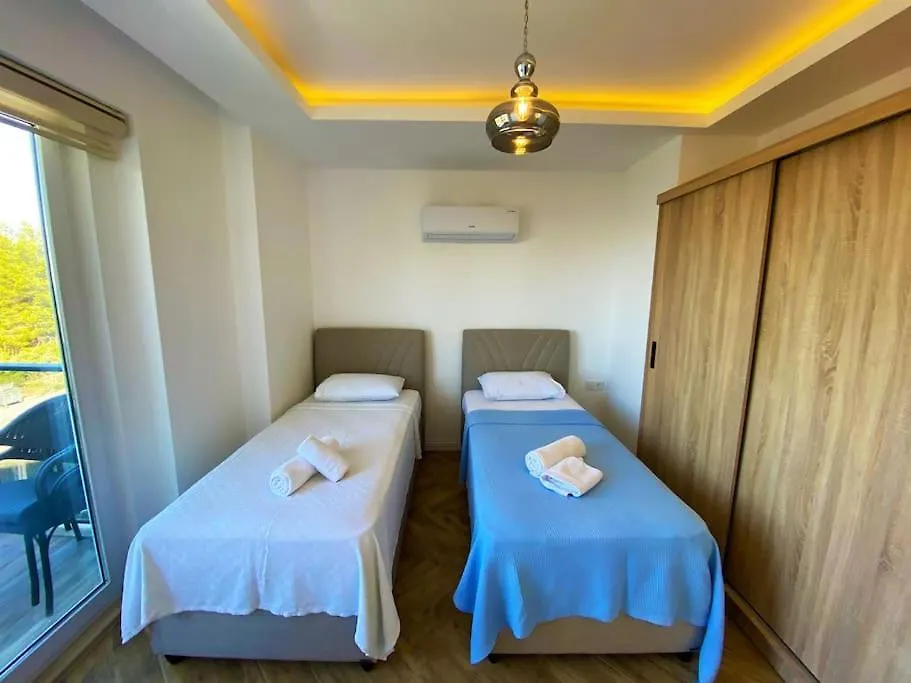 Paris A Villa, Oezel Havuzlu, Φετιγιέ Βίλα